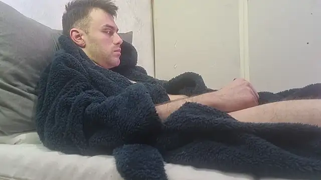 Snapshot of addicktedGT chatting on December 28, 4:30 am addicktedGT online show from December 28, 4:30 am