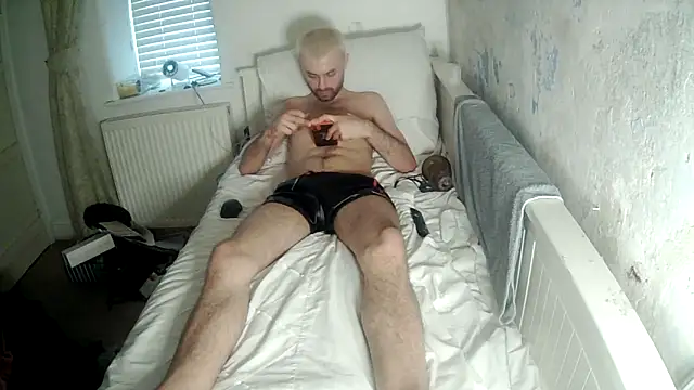 Snapshot of addicktedGT chatting on October 7, 6:54 am addicktedGT online show from October 7, 6:54 am