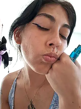 Snapshot of Cloe_adamsS chatting on October 23, 9:35 pm Cloe adamsS online show from October 23, 9:35 pm