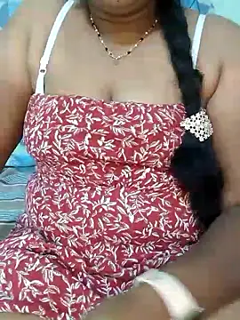 Snapshot of Indiandolly23 chatting on March 24, 4:01 pm Indiandolly23 online show from March 24, 4:01 pm