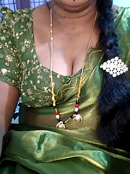 Snapshot of Indiandolly23 chatting on March 27, 8:37 am Indiandolly23 online show from March 27, 8:37 am