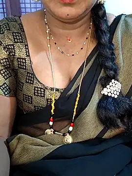 Snapshot of Indiandolly23 chatting on March 28, 5:29 am Indiandolly23 online show from March 28, 5:29 am