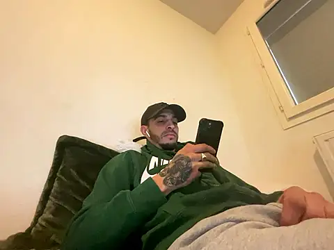 Rebeu313 online show from January 17, 10:20 am