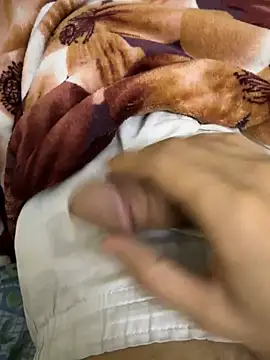 Snapshot of hamed-697 chatting on December 14, 11:45 pm hamed-697 online show from December 14, 11:45 pm