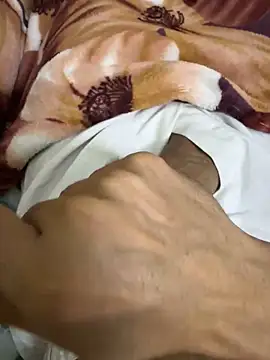 Snapshot of hamed-697 chatting on January 13, 7:00 am hamed-697 online show from January 13, 7:00 am