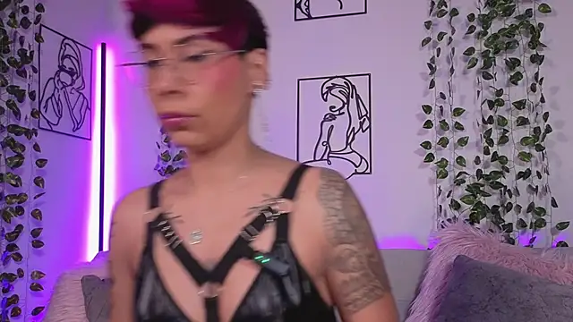 MiaMorgan  online show from March 29, 3:34 pm