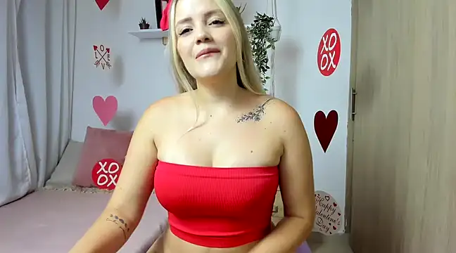 Snapshot of sally_smiling chatting on February 14, 8:21 am sally smiling online show from February 14, 8:21 am