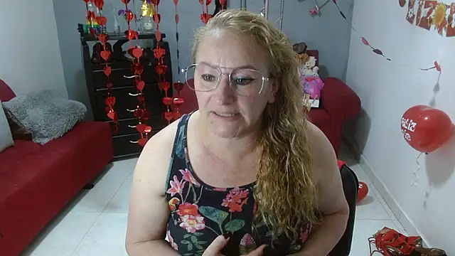 emperabigbootybigass online show from February 14, 6:40 pm