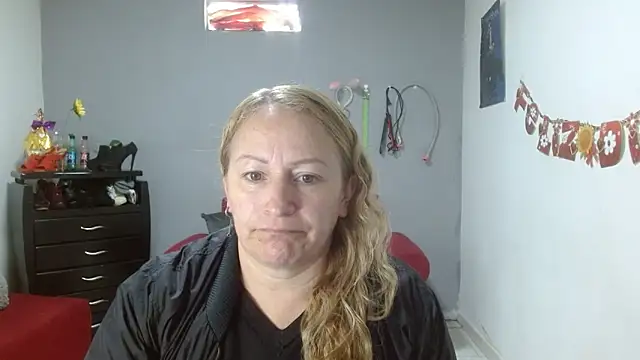 emperabigbootybigass online show from March 5, 12:22 pm