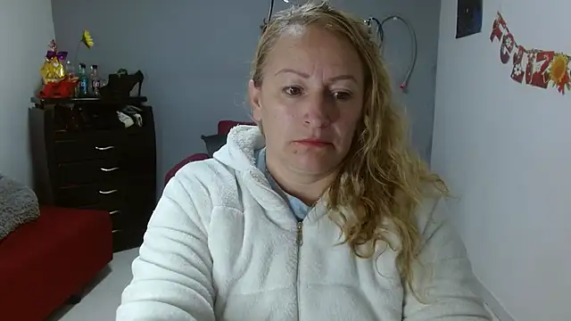 emperabigbootybigass online show from March 6, 12:30 pm