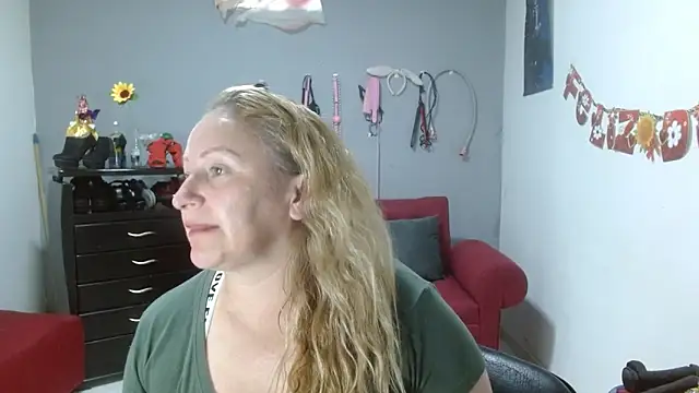 emperabigbootybigass online show from March 19, 9:48 pm