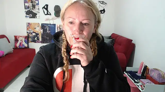 emperabigbootybigass online show from October 6, 12:24 pm