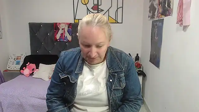 Snapshot of emperabigbootybigass chatting on June 26, 12:31 pm emperabigbootybigass online show from June 26, 12:31 pm