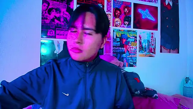 Snapshot of shinji-18 chatting on February 21, 12:27 am shinji-18 online show from February 21, 12:27 am