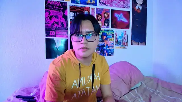 Snapshot of shinji-18 chatting on February 27, 12:43 am shinji-18 online show from February 27, 12:43 am