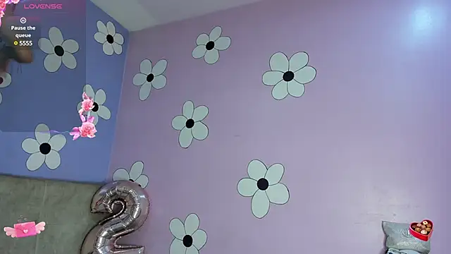 Snapshot of MadameDamn chatting on January 13, 3:36 pm MadameDamn online show from January 13, 3:36 pm