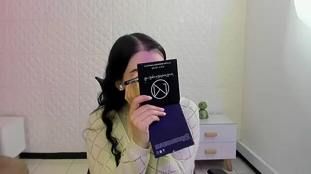 Snapshot of Violetaa_diazz chatting on April 29, 9:21 pm Violetaa diazz online show from April 29, 9:21 pm
