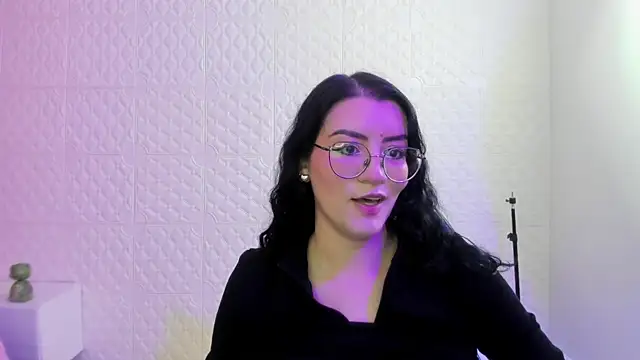 Snapshot of Violetaa_diazz chatting on May 11, 9:23 pm Violetaa diazz online show from May 11, 9:23 pm