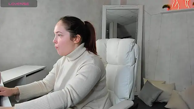 Snapshot of Aliisson_Edwards chatting on February 2, 12:30 am Aliisson Edwards online show from February 2, 12:30 am