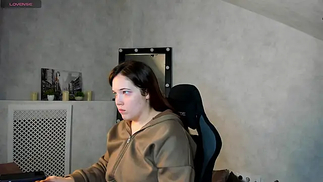 Snapshot of Aliisson_Edwards chatting on February 7, 12:53 am Aliisson Edwards online show from February 7, 12:53 am