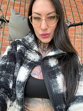 Snapshot of MeganWitch chatting on April 26, 12:03 pm MeganWitch online show from April 26, 12:03 pm
