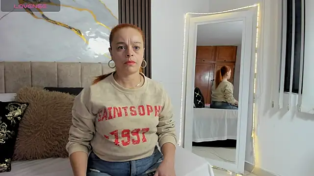 cristalwalker   online show from June 19, 10:41 am