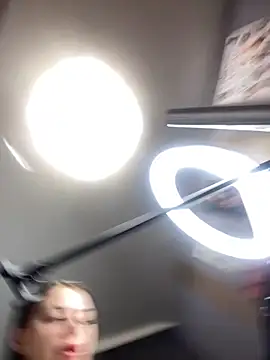 Lola Hale online show from February 18, 6:15 pm