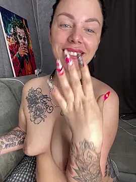 Lola Hale online show from May 23, 7:29 pm