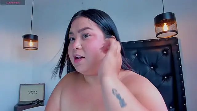 victoriajk online show from April 18, 1:04 pm