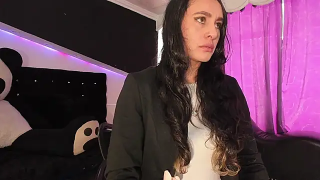 Coral Gibson online show from March 24, 1:27 pm