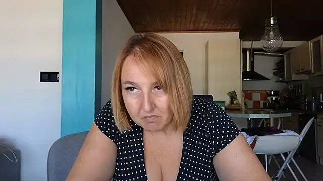 Snapshot of Sandcoq chatting on July 14, 8:30 am Sandcoq online show from July 14, 8:30 am