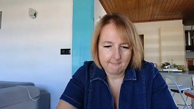 Snapshot of Sandcoq chatting on July 24, 8:12 am Sandcoq online show from July 24, 8:12 am