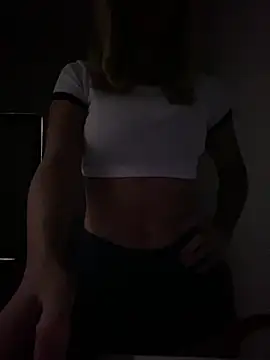 Snapshot of Carolinen chatting on March 2, 8:29 pm Carolinen online show from March 2, 8:29 pm