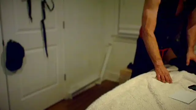 njcumsluT online show from October 19, 9:10 am