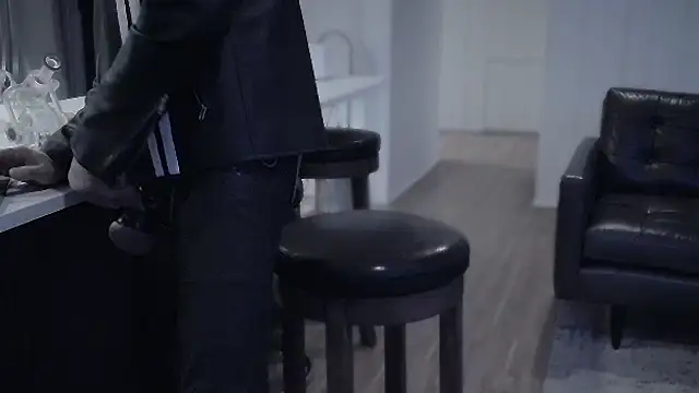 njcumsluT online show from November 20, 4:56 am