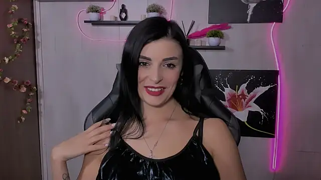 KayWuds online show from February 7, 1:11 pm