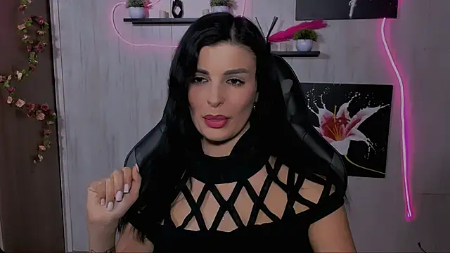 KayWuds online show from February 9, 5:22 pm