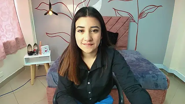 Snapshot of Aly_Cute_ chatting on December 6, 12:05 pm Aly Cute online show from December 6, 12:05 pm