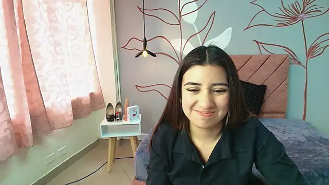 Snapshot of Aly_Cute_ chatting on December 6, 3:11 pm Aly Cute online show from December 6, 3:11 pm