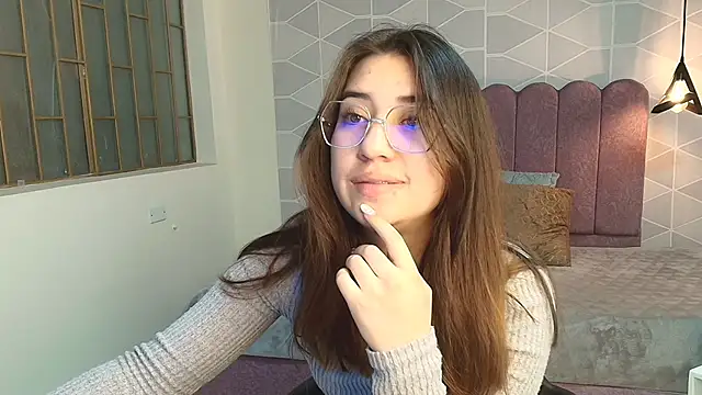 Snapshot of Aly_Cute_ chatting on December 11, 10:16 pm Aly Cute online show from December 11, 10:16 pm