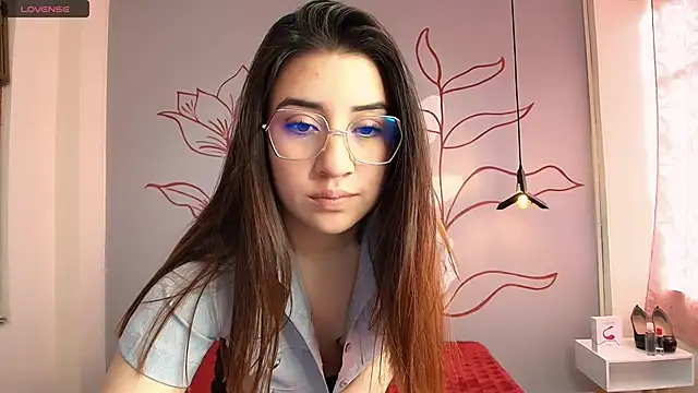 Snapshot of Aly_Cute_ chatting on December 18, 3:11 pm Aly Cute online show from December 18, 3:11 pm