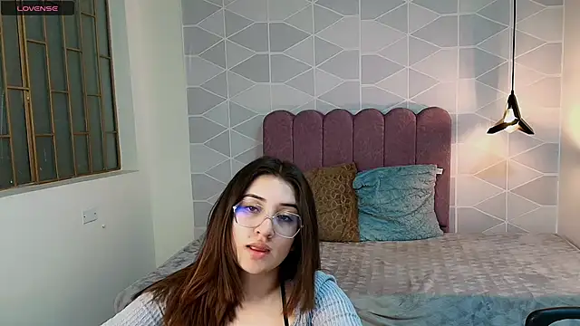 Snapshot of Aly_Cute_ chatting on January 7, 9:14 pm Aly Cute online show from January 7, 9:14 pm