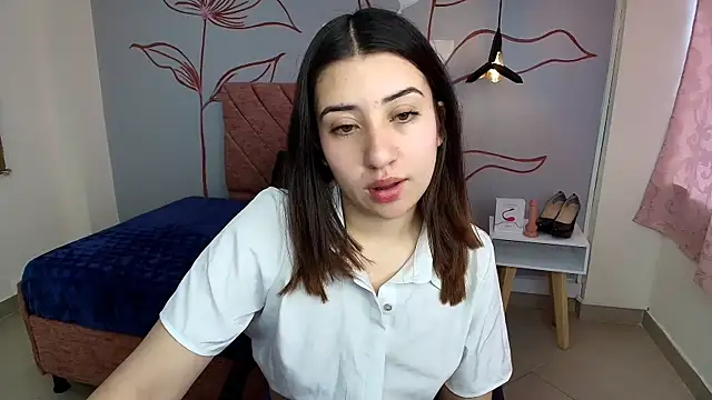 Snapshot of Aly_Cute_ chatting on January 10, 12:04 pm Aly Cute online show from January 10, 12:04 pm