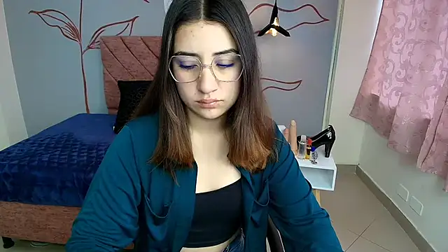 Snapshot of Aly_Cute_ chatting on January 16, 12:09 pm Aly Cute online show from January 16, 12:09 pm