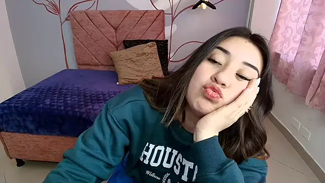 Snapshot of Aly_Cute_ chatting on January 18, 3:05 pm Aly Cute online show from January 18, 3:05 pm
