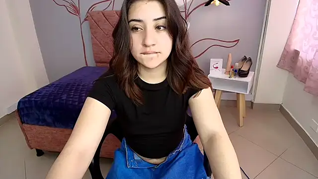 Snapshot of Aly_Cute_ chatting on January 18, 6:10 pm Aly Cute online show from January 18, 6:10 pm