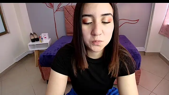 Snapshot of Aly_Cute_ chatting on January 30, 3:19 pm Aly Cute online show from January 30, 3:19 pm