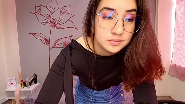 Snapshot of Aly_Cute_ chatting on February 26, 3:19 pm Aly Cute online show from February 26, 3:19 pm