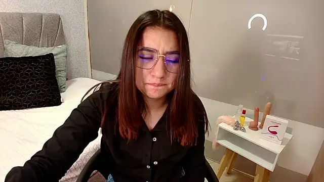 Snapshot of Aly_Cute_ chatting on February 27, 8:42 pm Aly Cute online show from February 27, 8:42 pm