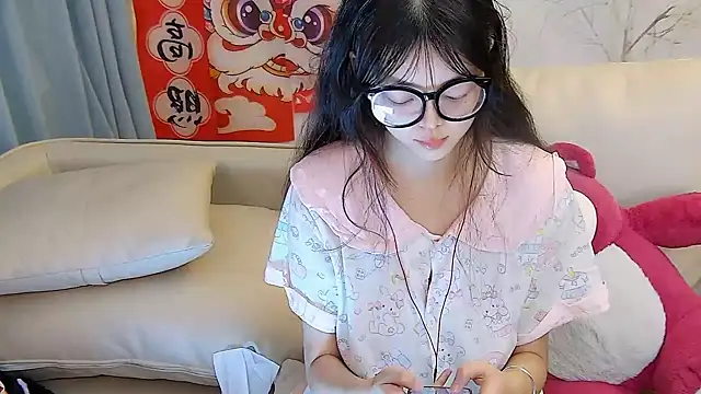 mango-a online show from March 21, 12:50 pm